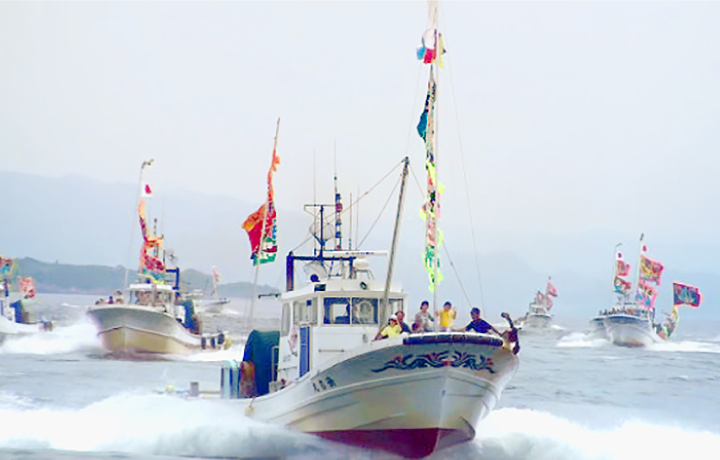 海原から徒歩2分の浜辺からも見ることができます！